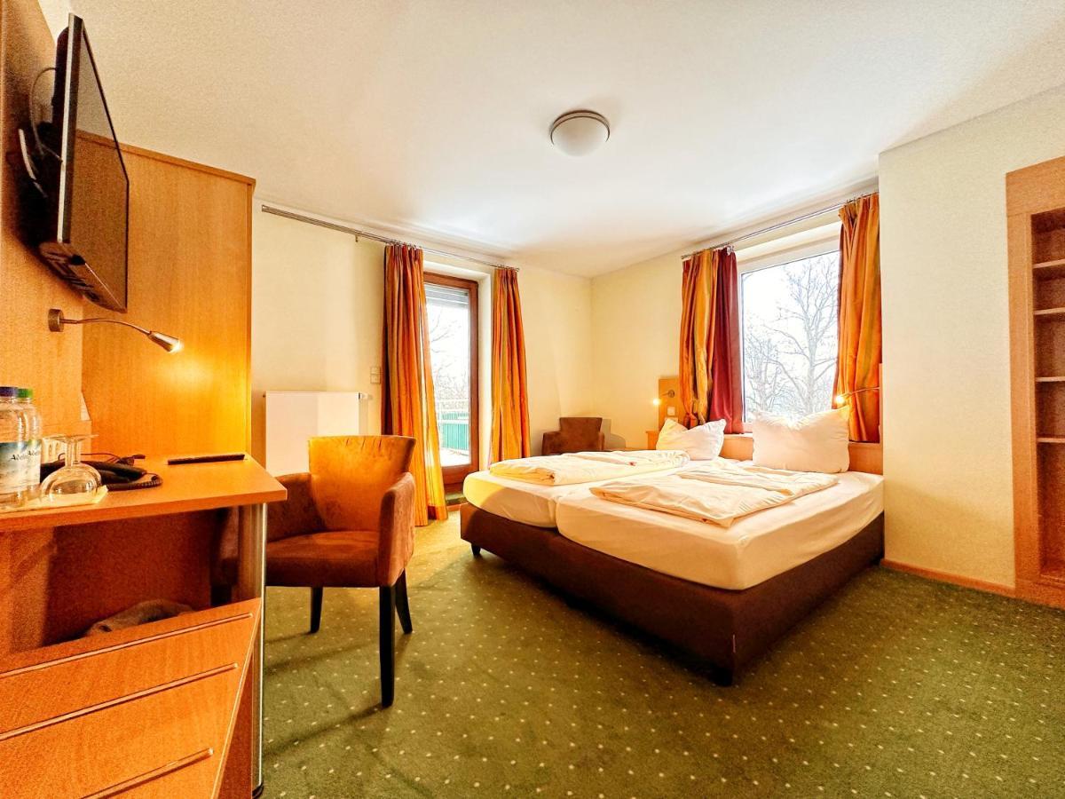 Отель Seespitz Gaestehaus Хершинг-ам-Аммерзе